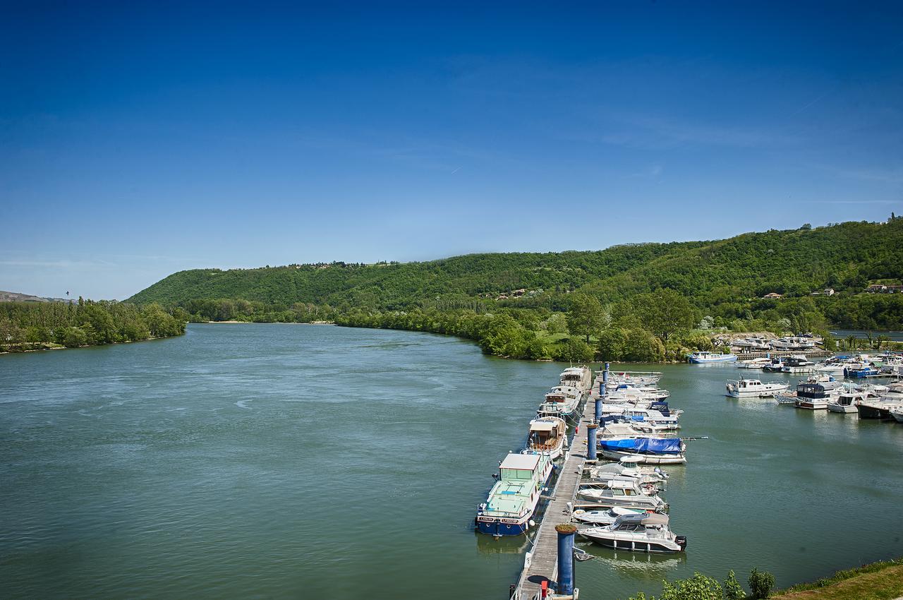 Le Bellevue 3* Les Roches-de-Condrieu